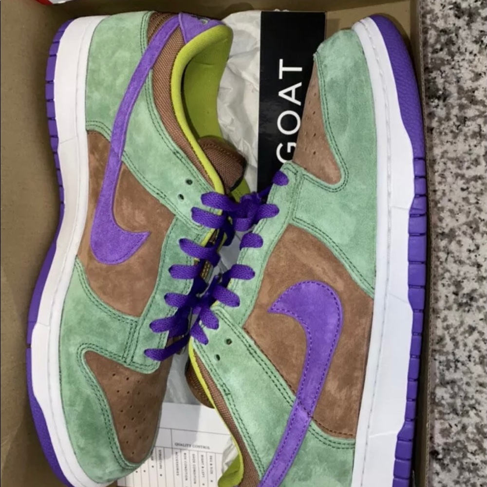 Nike low dunk retro veneer sneakers size 13